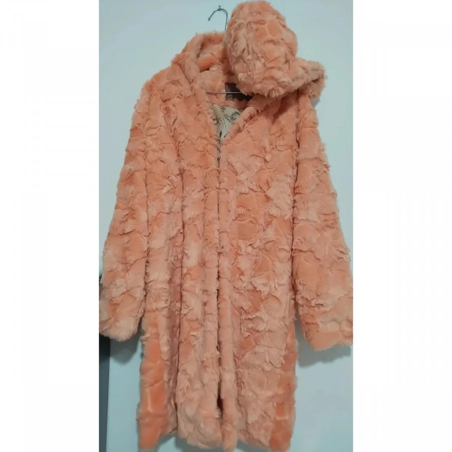 پالتو خز دار صورتی