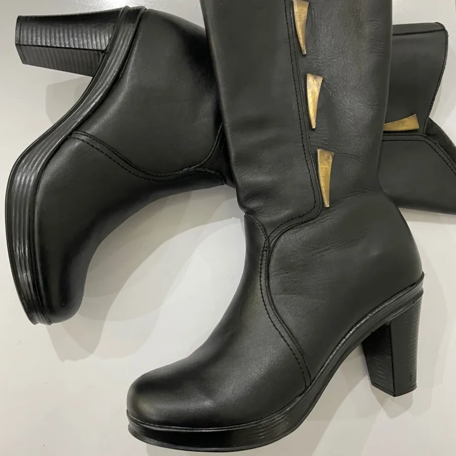 بوت پاشنه دار چرم 40