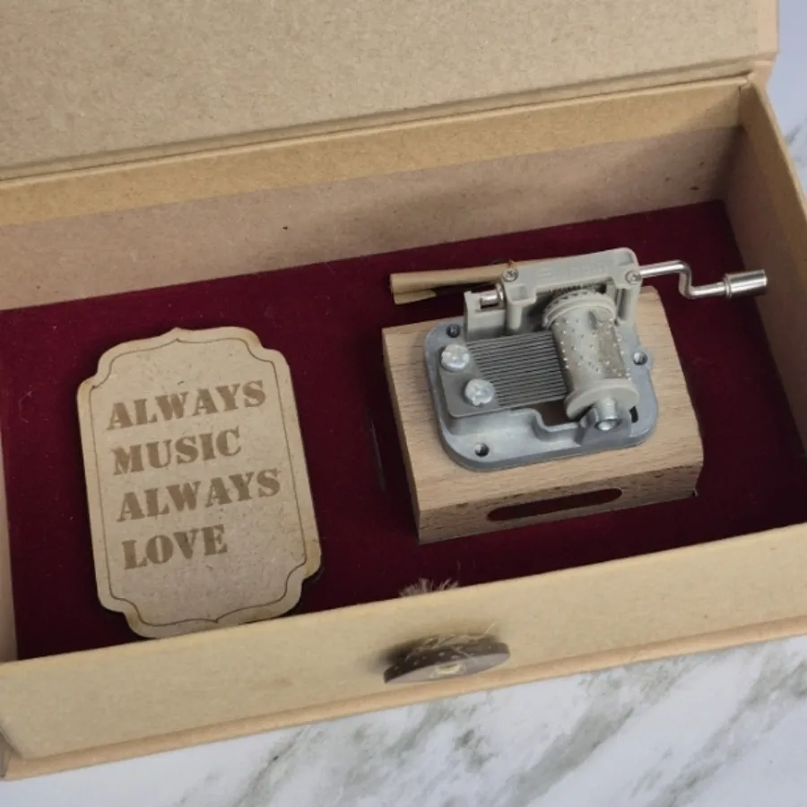 جعبه موزیکال let it be