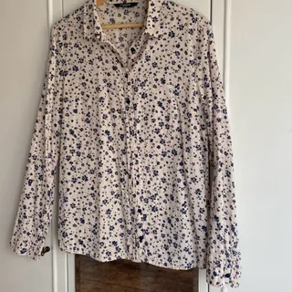 بلوز گل‌گلی? LC WAIKIKI