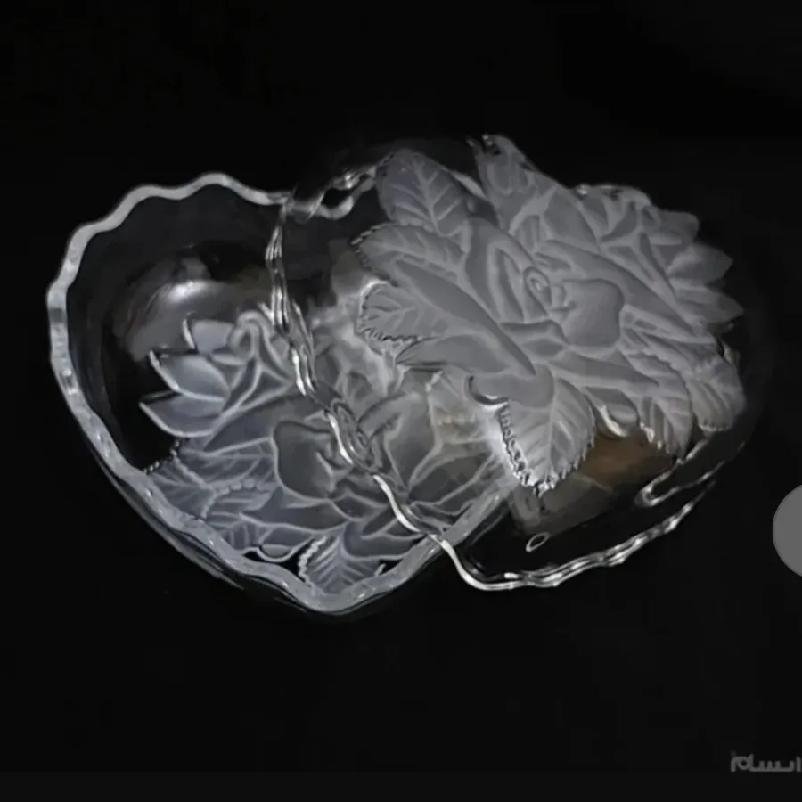 شکلات خوری قلبی