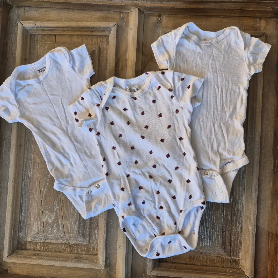 بادی 3 دکمه آستین کوتاه