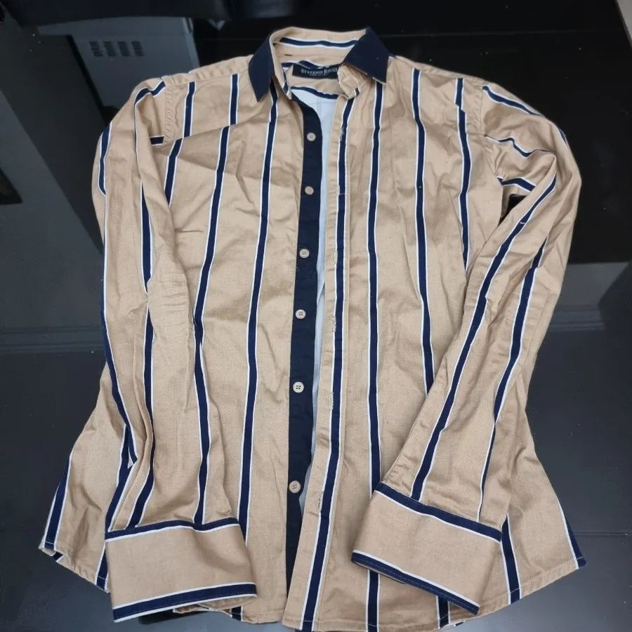 پیراهن مردانه