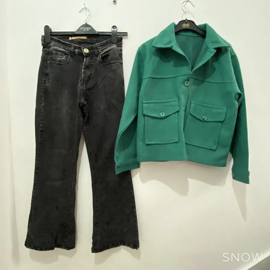 پاییزه آکبند  و شلوار