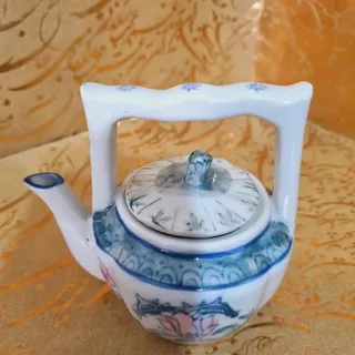 قوری زعفرانی