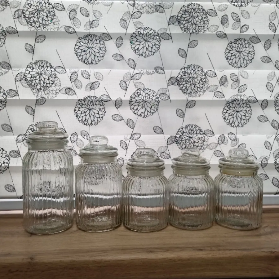 بانکه شیشه ایی