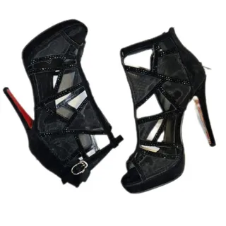 کفش لوبوتین