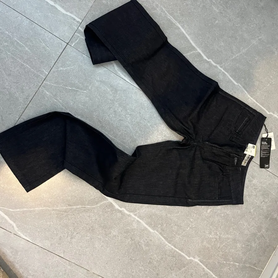 شلوار فاق کوتاه