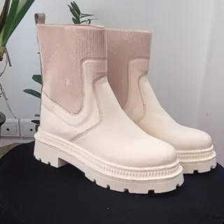 نیم بوت کرمی