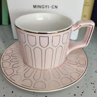 فنجان نعلبکی