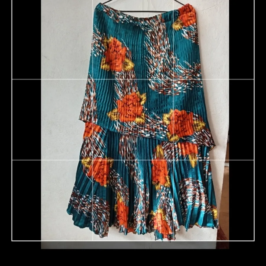 دامن پلیسه ای