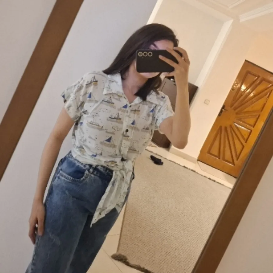 بلوز آستین دار دکمه ای