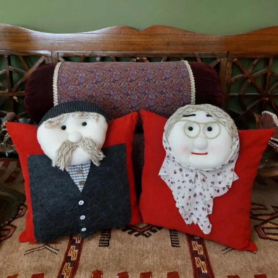 کوسن عروسکی