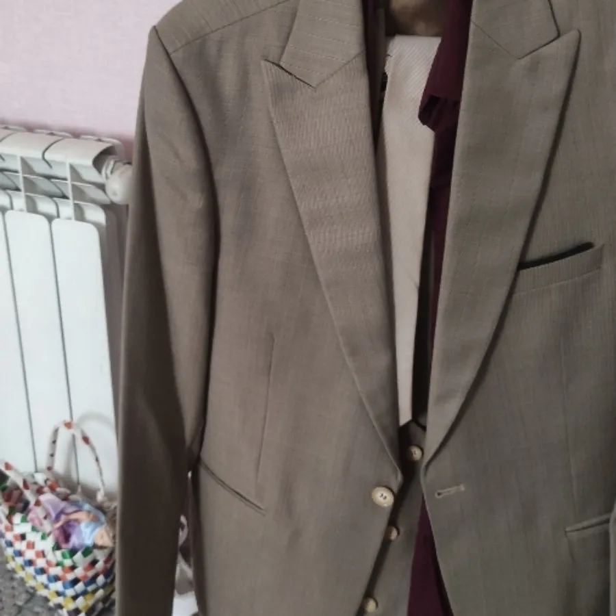 کت و شلوار شیک رنگ نخودی