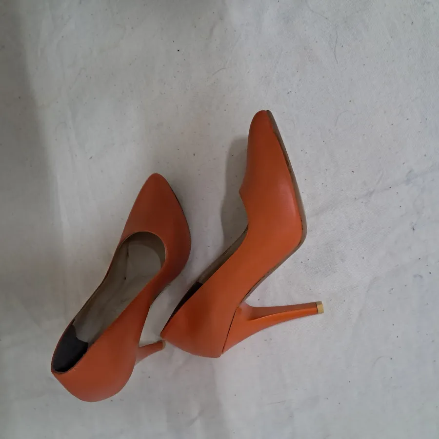 کفش پاشنه بلند