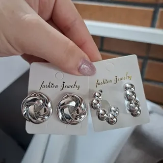 گوشواره میخی