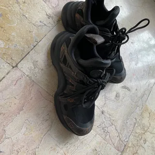 کتانی لویی ویتون