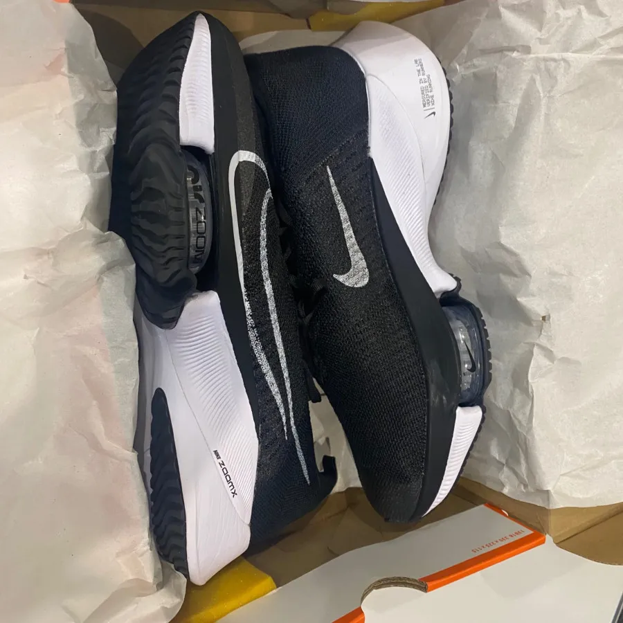 NIKE Air Zoom Tempo Next