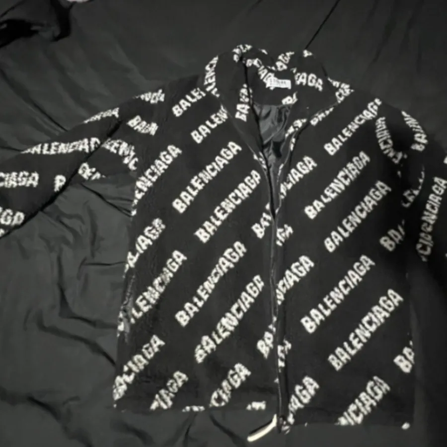 کاپشن بلنسیاگا