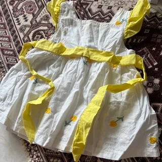 تعدادی پیراهن و بادی