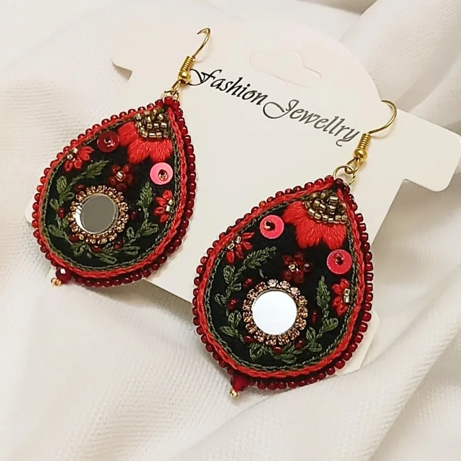 گوشواره های سوزندوزی