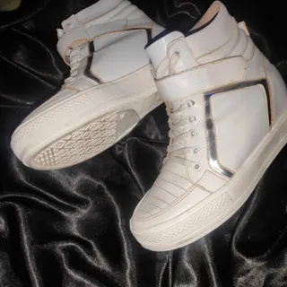 کتانی لژ دار