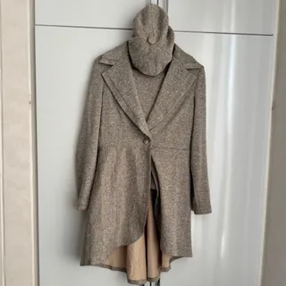 کت و دامن و کلاه