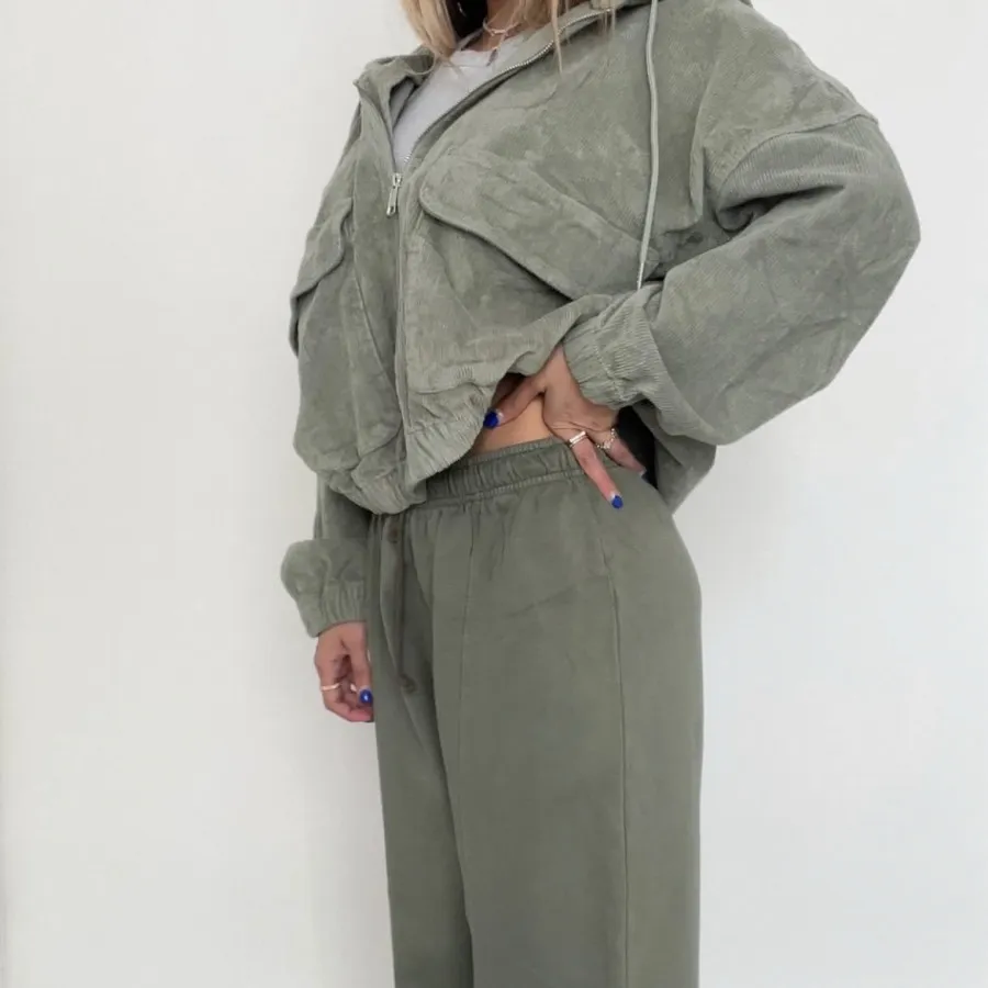 کاپشن مخمل کبریتی سبز