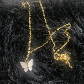 گردنبند پروانه