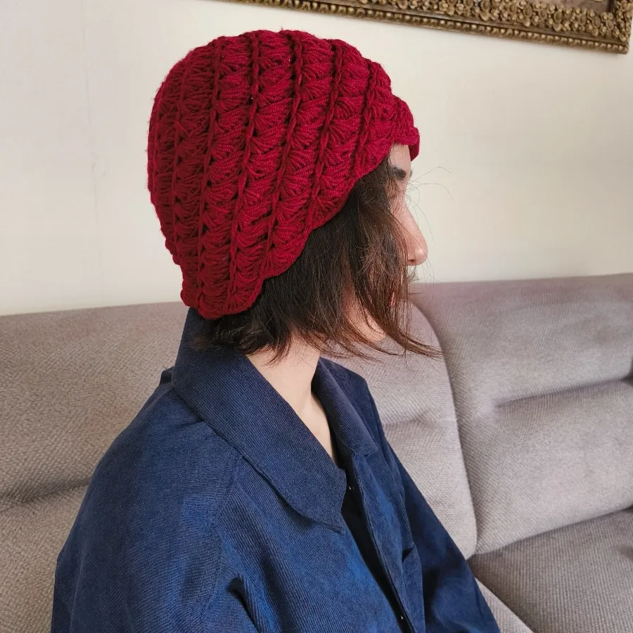 کلاه دستبافت زرشکی