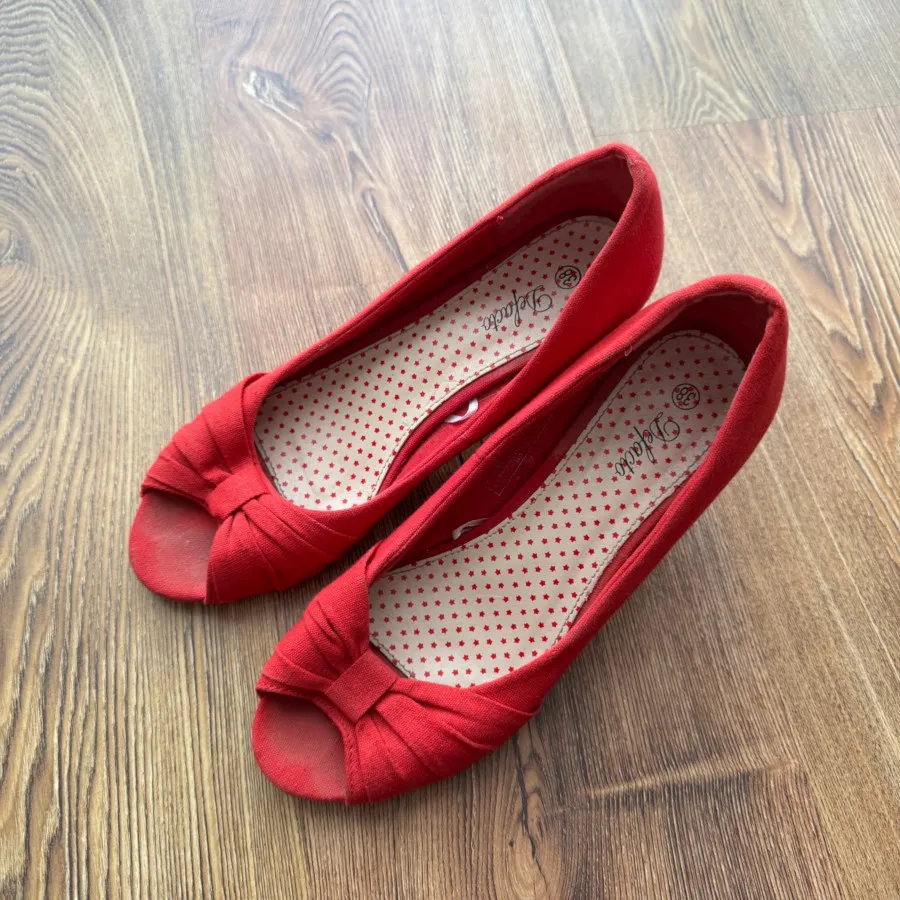 کفش پاشنه دار