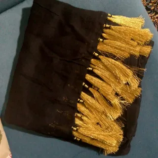 شال منگوله دار