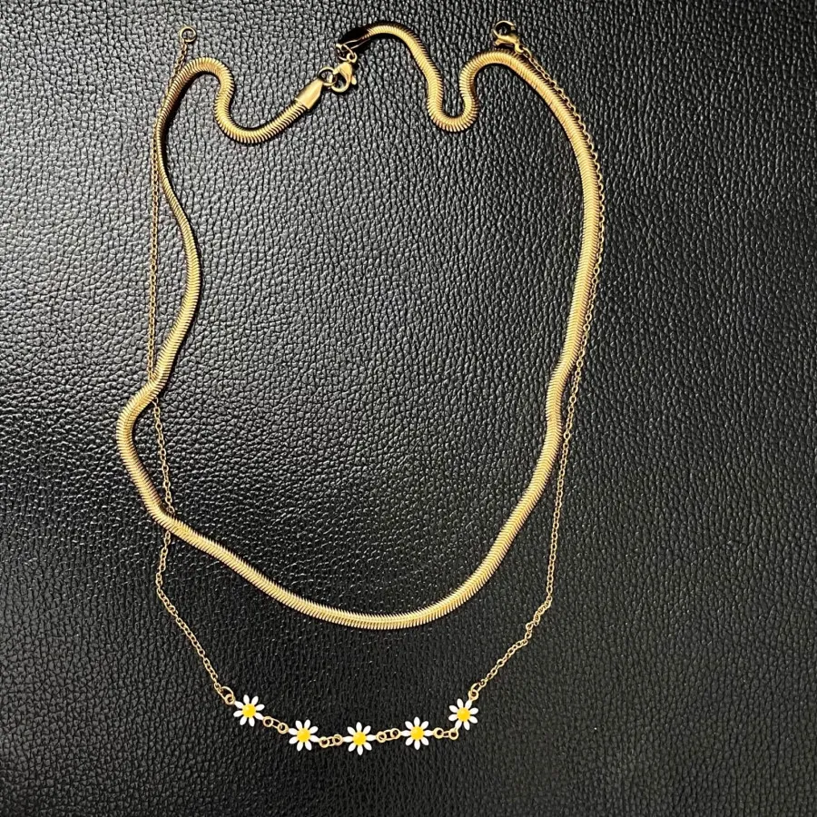 گردنبند ماری و بابونه