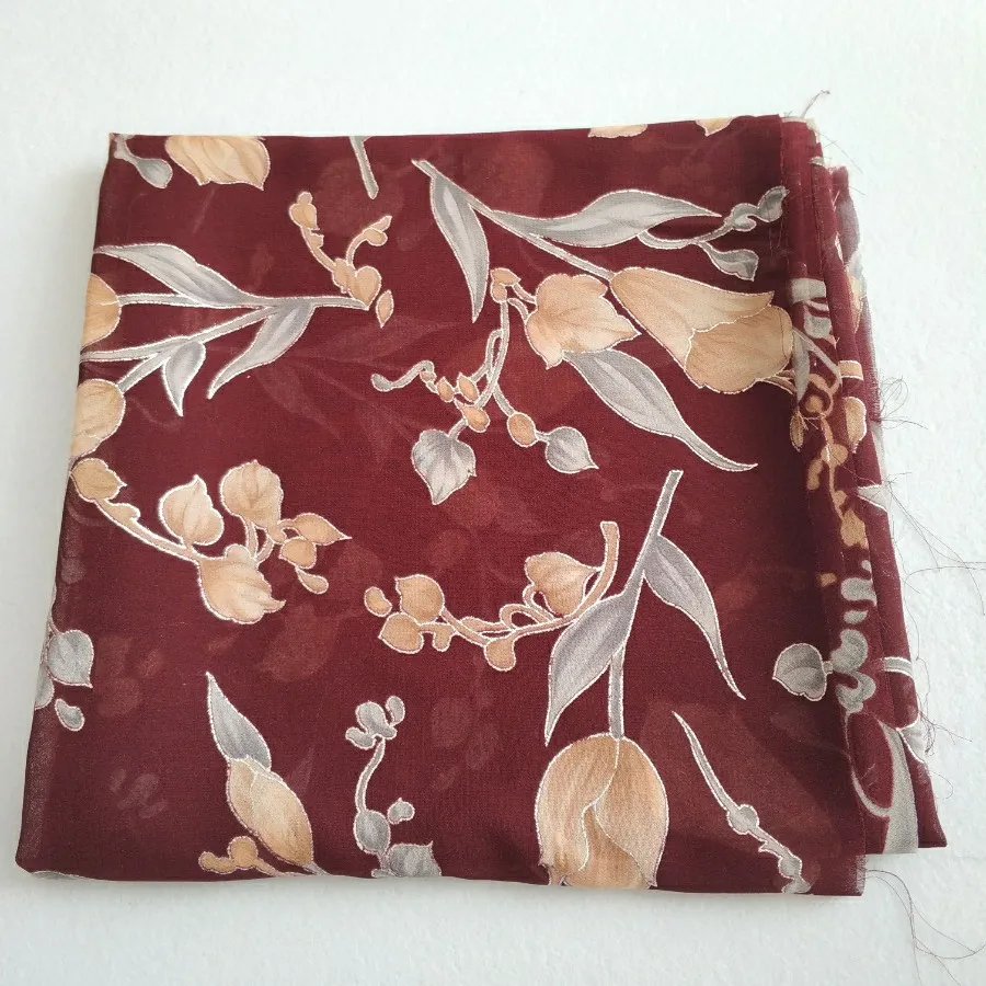 پارچه لباسی گلدار