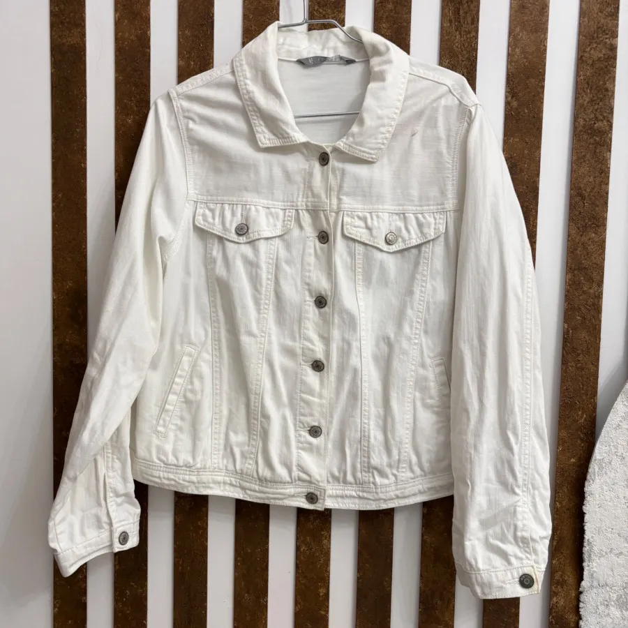 کت جین سفید