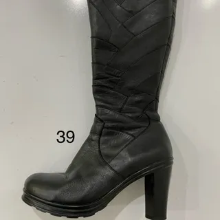 بوت بلند چرم پاشنه دار