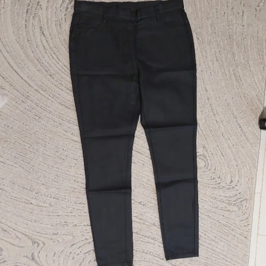 شلوارکشی چرم  ارسال رایگا