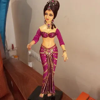 مجسمه زن هندی رقاص