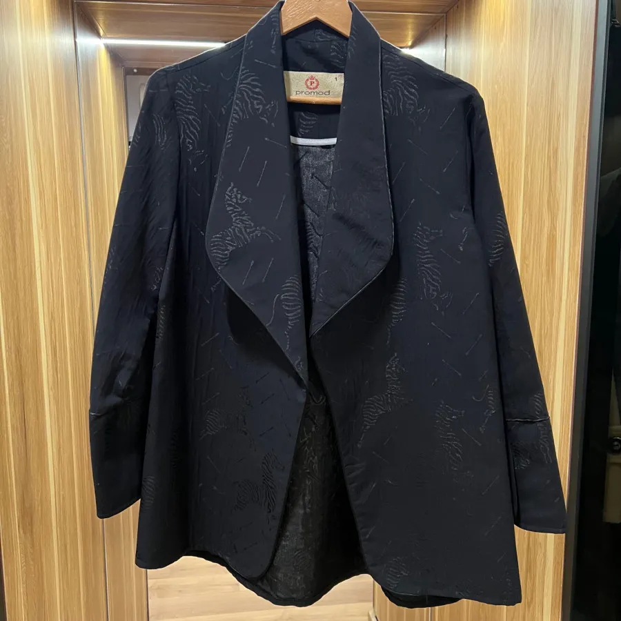 کت مشکی زبرا