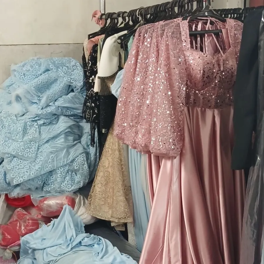 تولیدی لباس مجلسی داریم