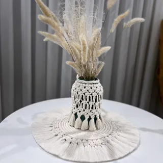 رومیزی و گلدان مکرومه