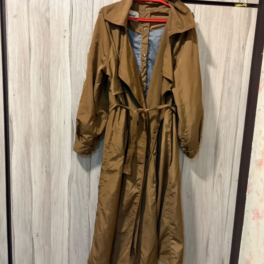 بارونی پشت دکمه