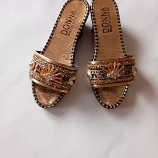 صندل طلایی دخترانه منچقی