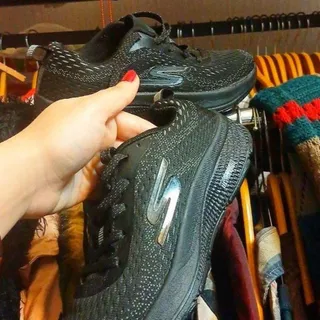 کفش اسکیچرز ویتنام