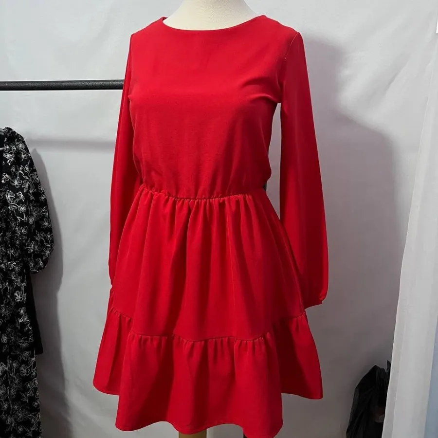 پیراهن عروسکی قرمز