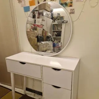 آیینه و میز دراور