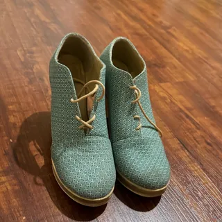 کفش پاشنه بلند