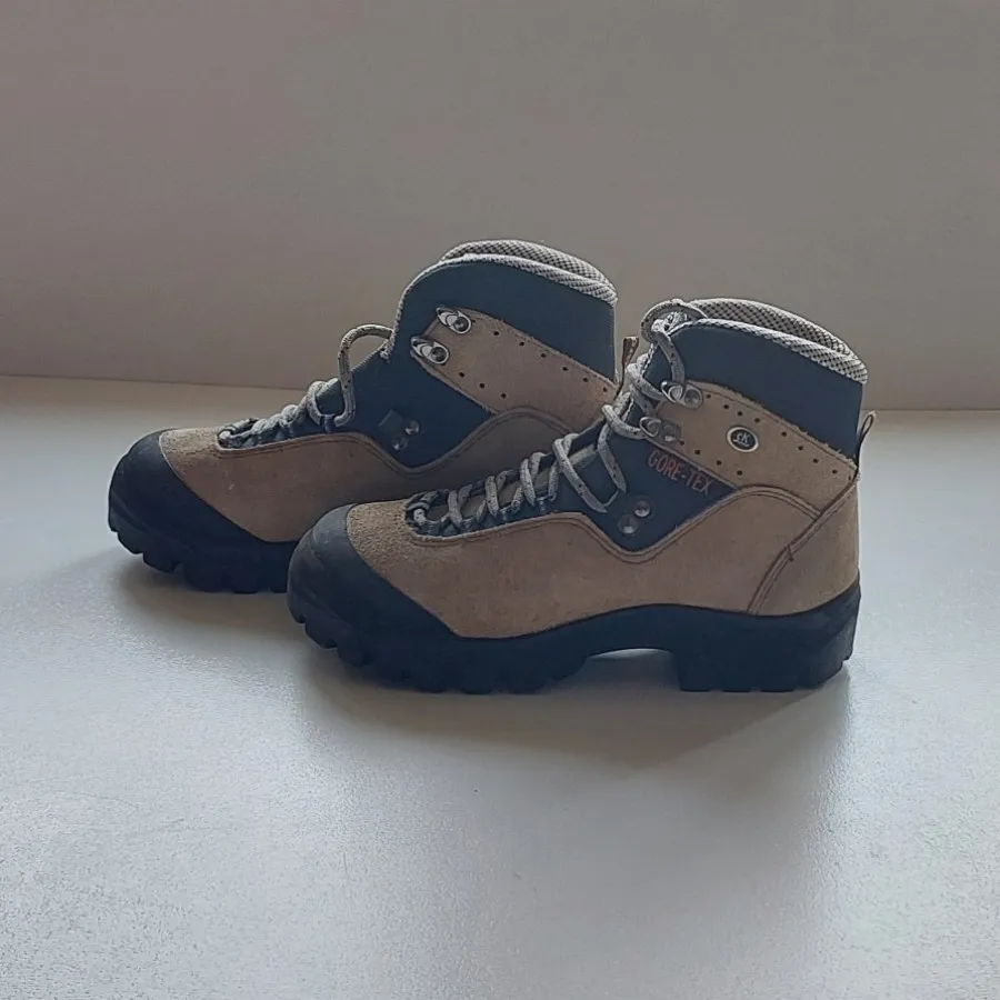 کفش کوهنوردی 36