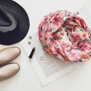 شال گردن گلدار صورتی