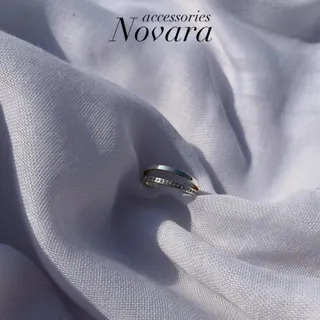 انگشتر نگین دار